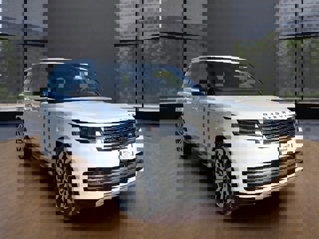 Used 2023 Land Rover Range Rover Long Wheelbase SE image 10