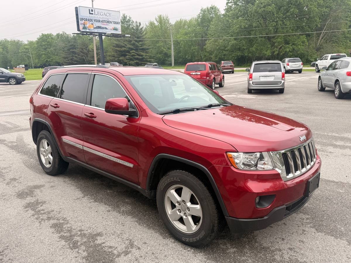 Used 2012 Jeep Grand Cherokee Laredo w/ Laredo E Group AWD/4WD image 4