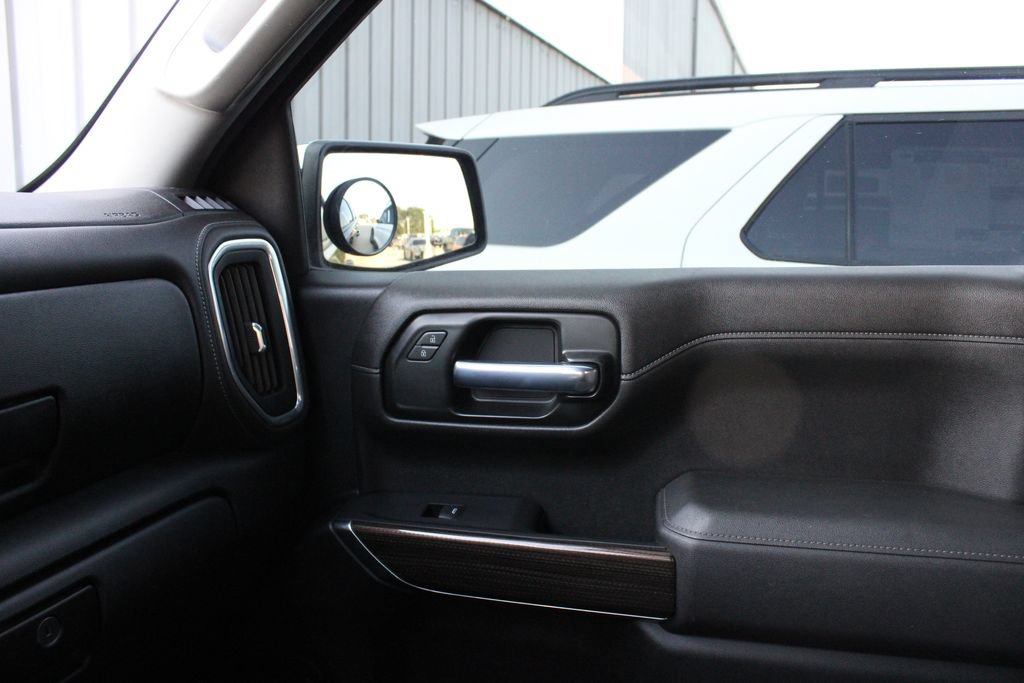 Used 2021 Chevrolet Silverado 1500 LT AWD/4WD image 19