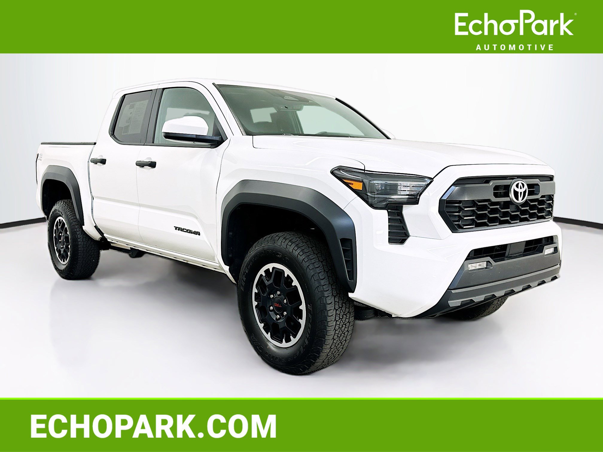 Used 2025 Toyota Tacoma TRD Off-Road AWD/4WD image 1