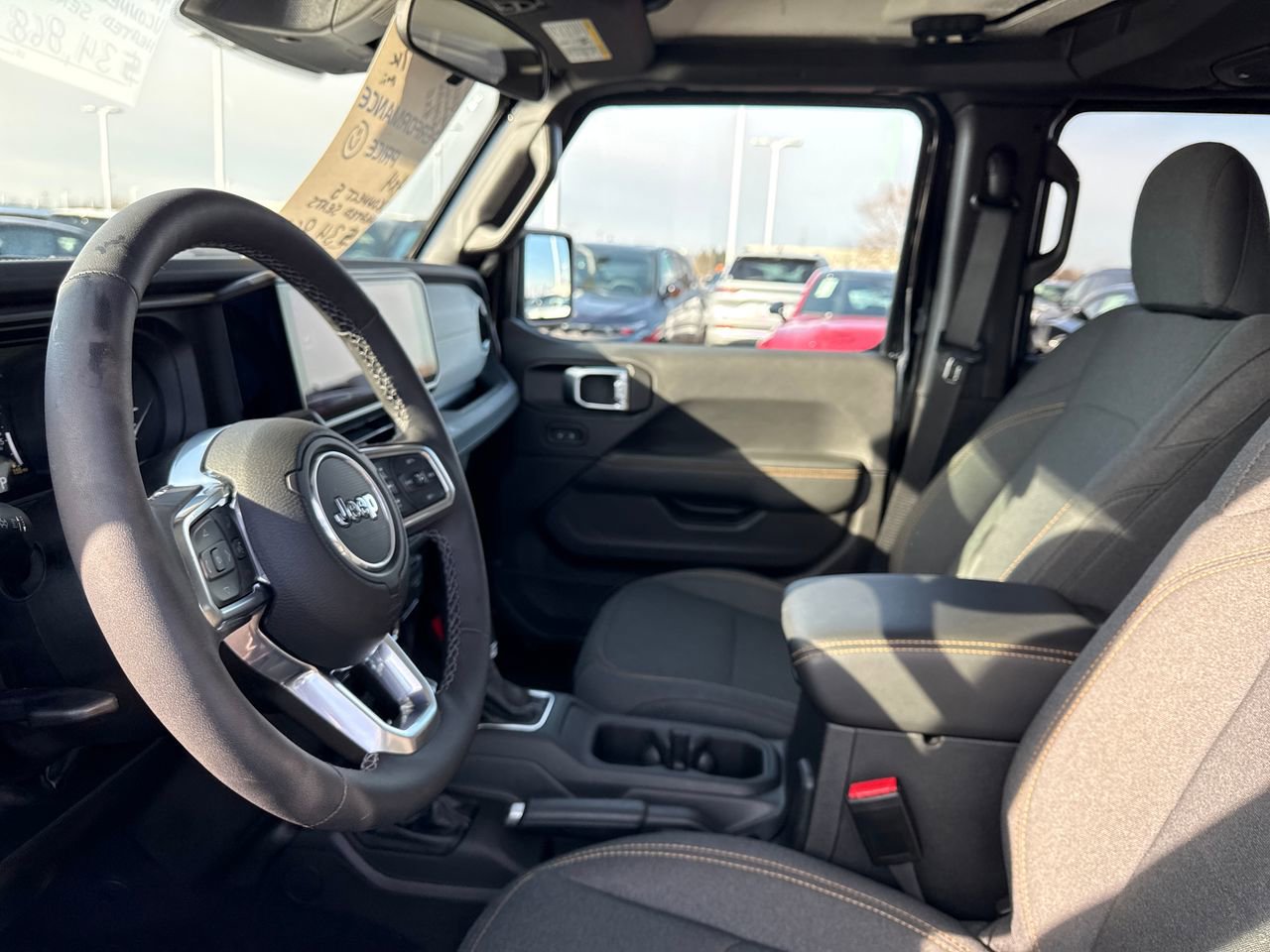 Used 2025 Jeep Wrangler Unlimited Sahara image 11