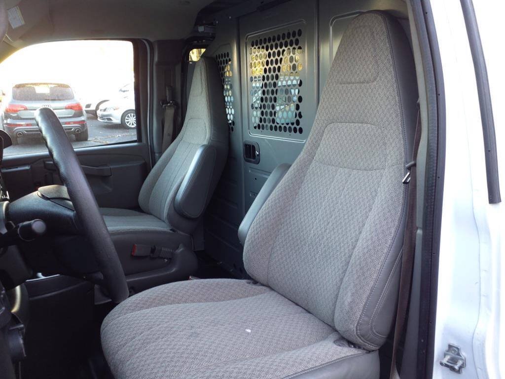 Used 2019 Chevrolet Express 2500 w/ Driver Convenience Package RWD image 19