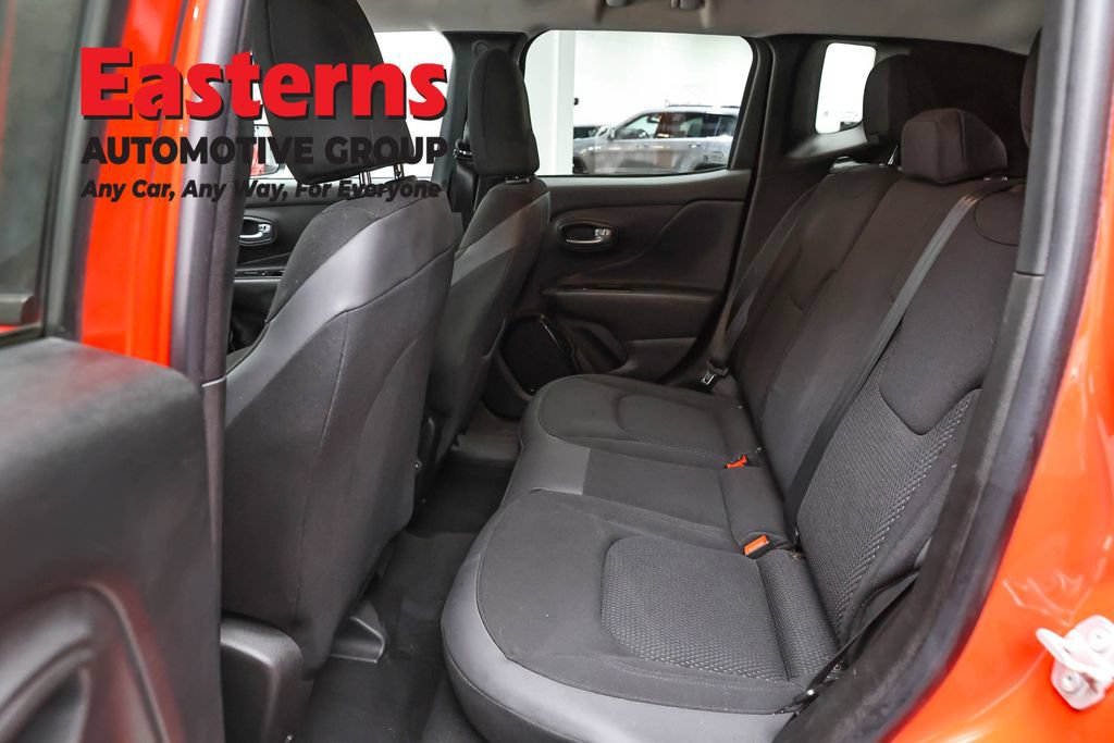 Used 2018 Jeep Renegade Altitude AWD/4WD image 22