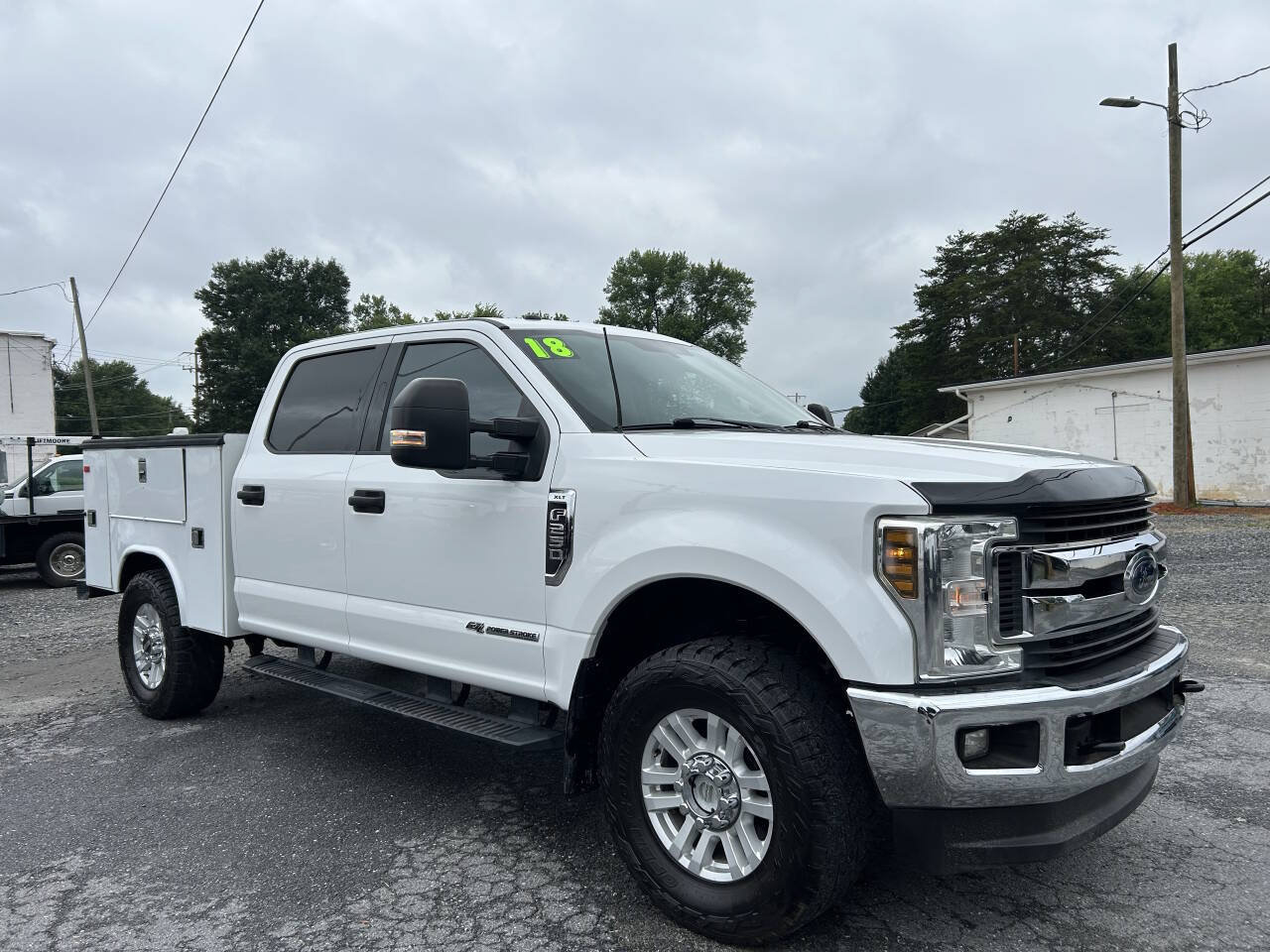 Used 2018 Ford F250 XLT w/ XLT Value Package AWD/4WD image 4