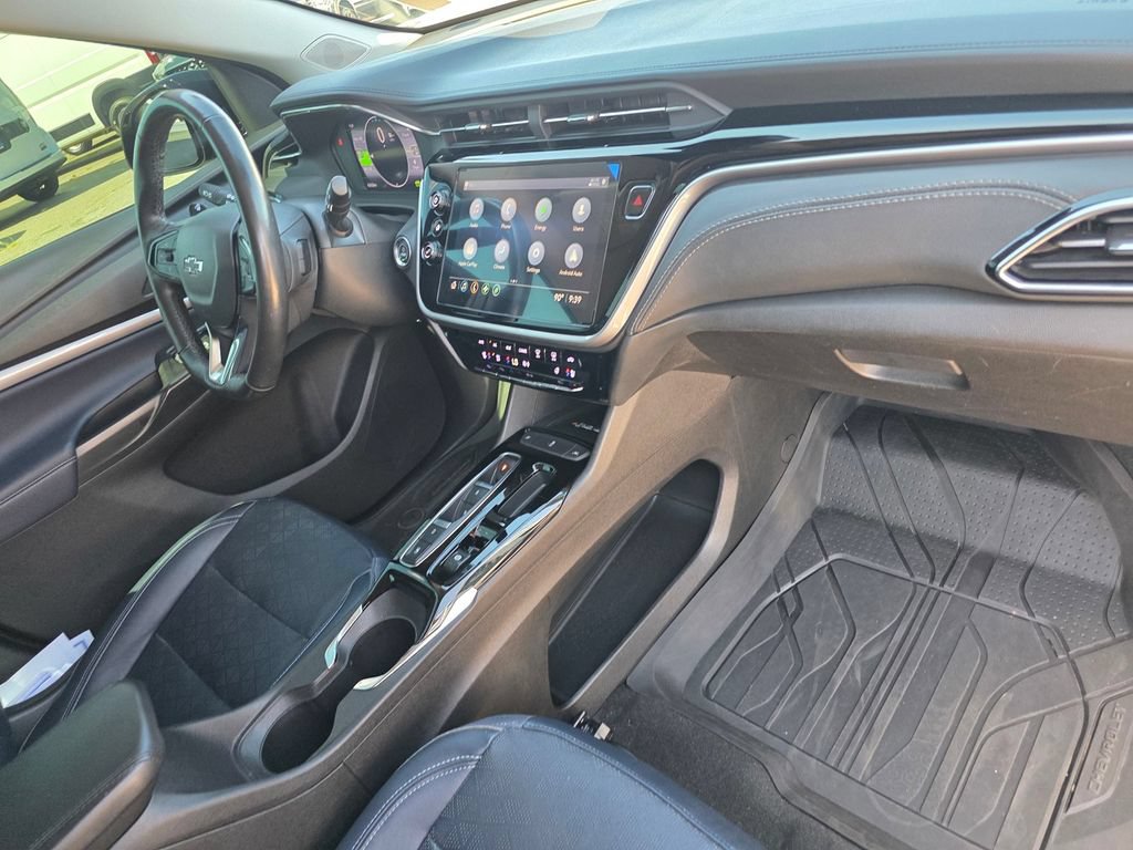 Used 2022 Chevrolet Bolt EUV LT w/ Convenience Package FWD image 24