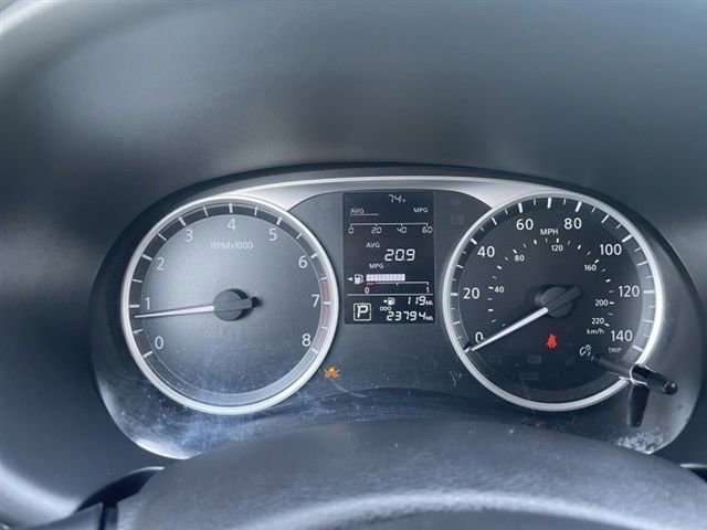 Used 2020 Nissan Kicks S image 10