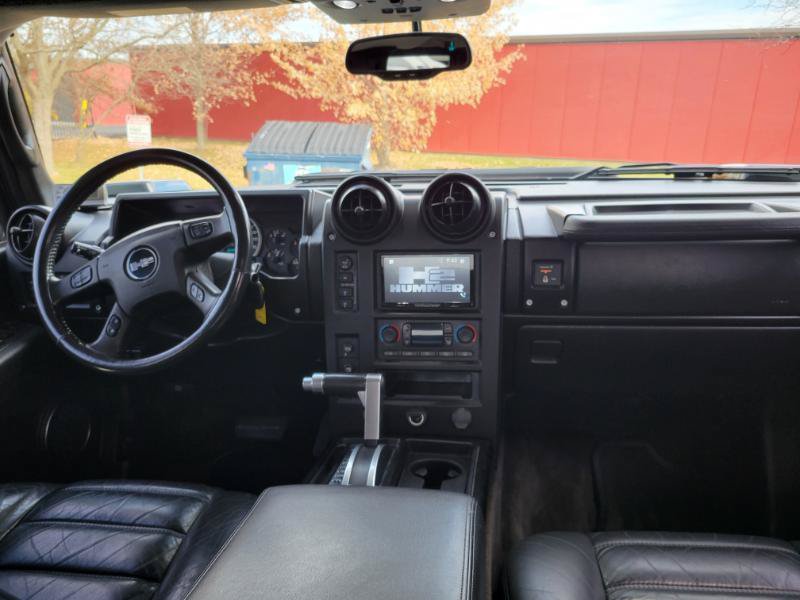 Used 2005 HUMMER H2 SUT w/ Preferred Equipment Group AWD/4WD image 59