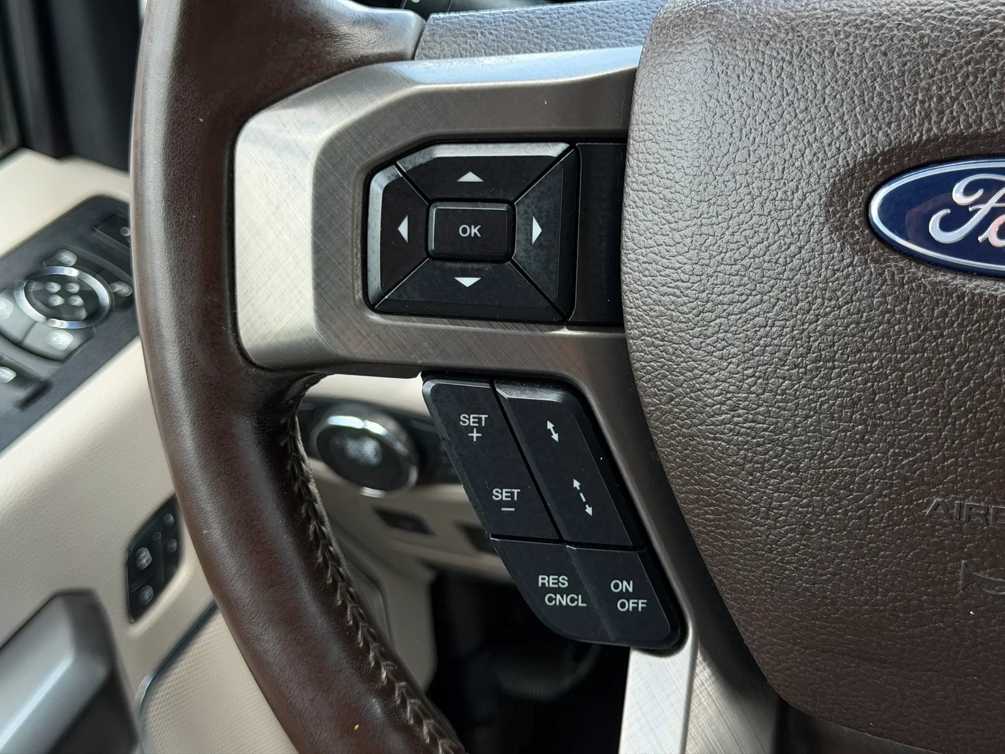 Used 2019 Ford F250 Limited AWD/4WD image 40