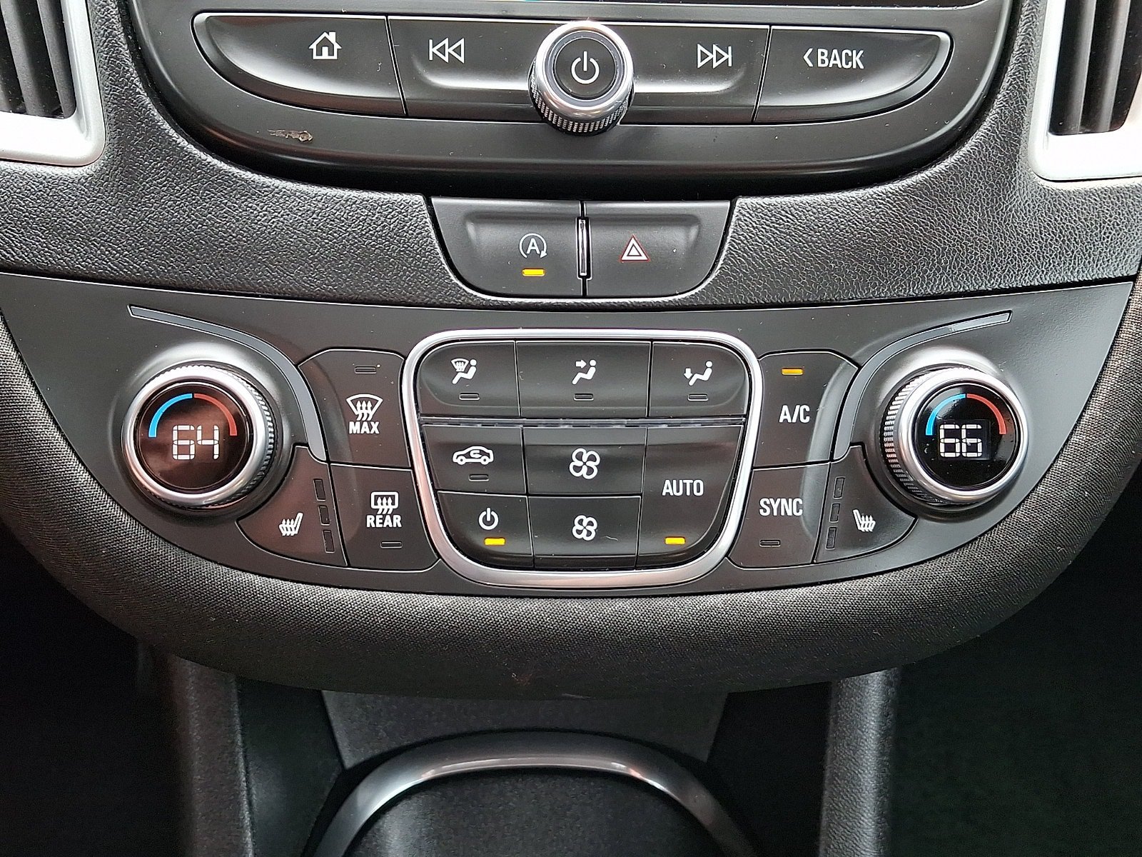 Used 2024 Chevrolet Malibu LT FWD image 16