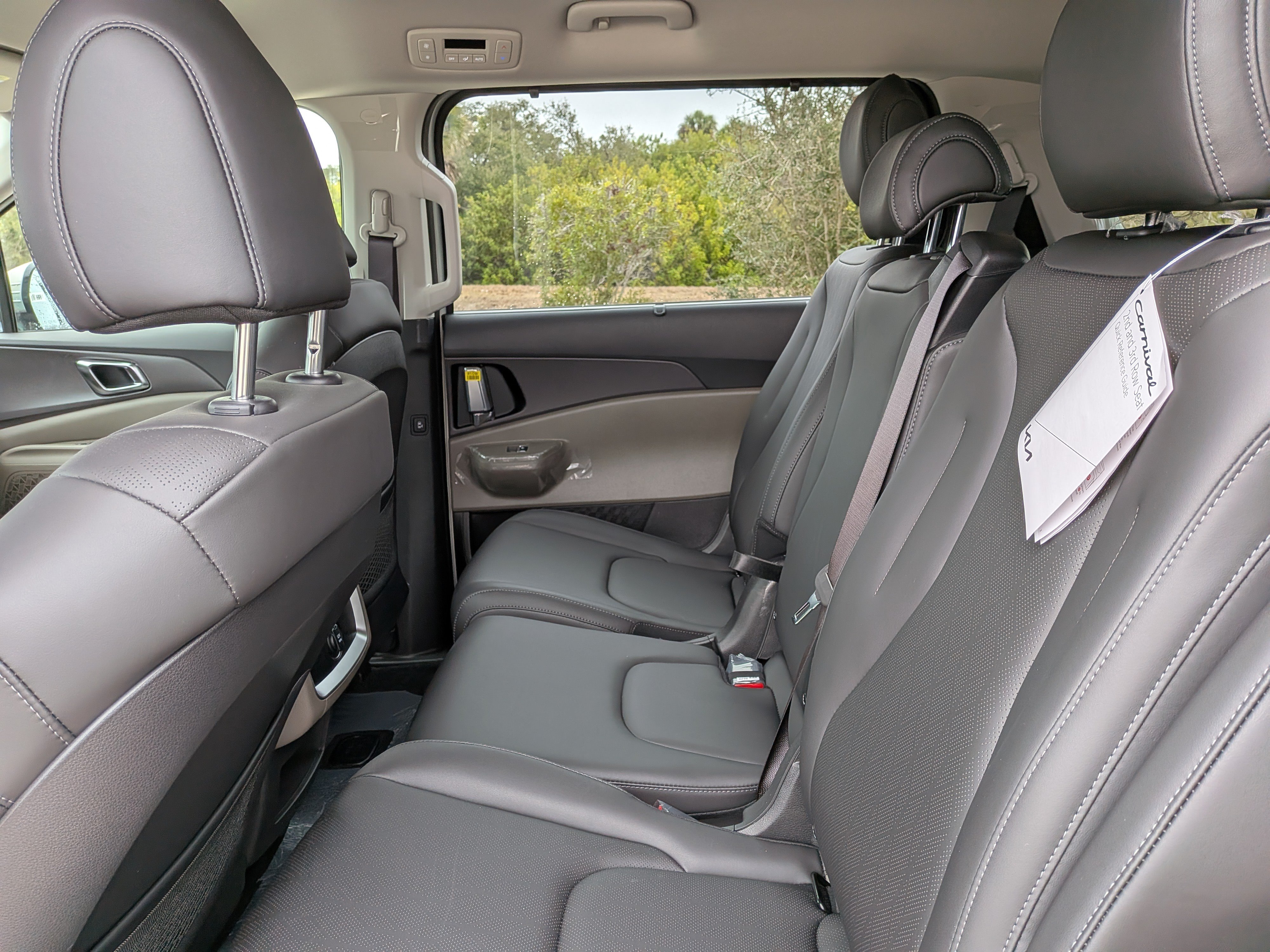 New 2026 Kia Carnival EX FWD image 16