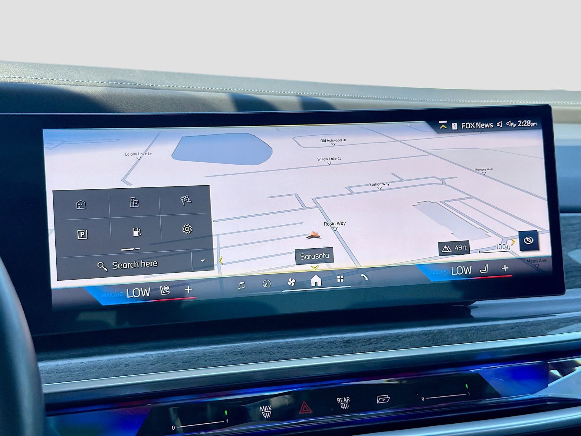 Certified 2025 BMW 740i image 33