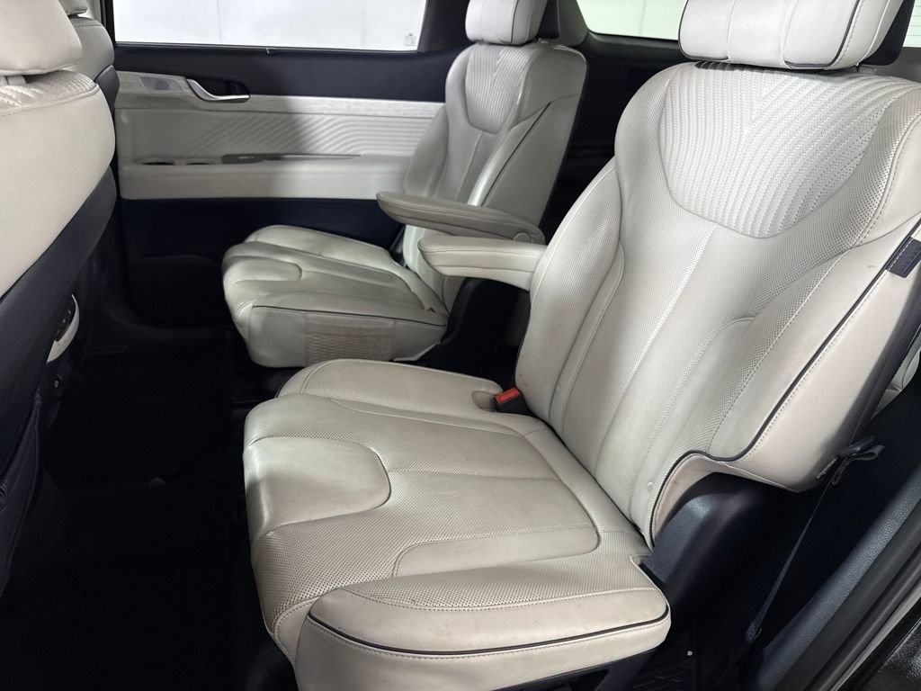 Used 2023 Hyundai Palisade Calligraphy image 14