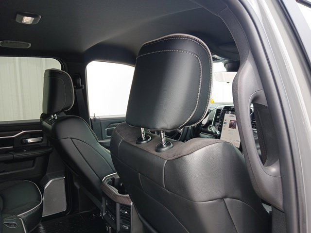 New 2026 RAM 4500 4x4 Crew Cab DRW w/ Laramie Trim Package image 32
