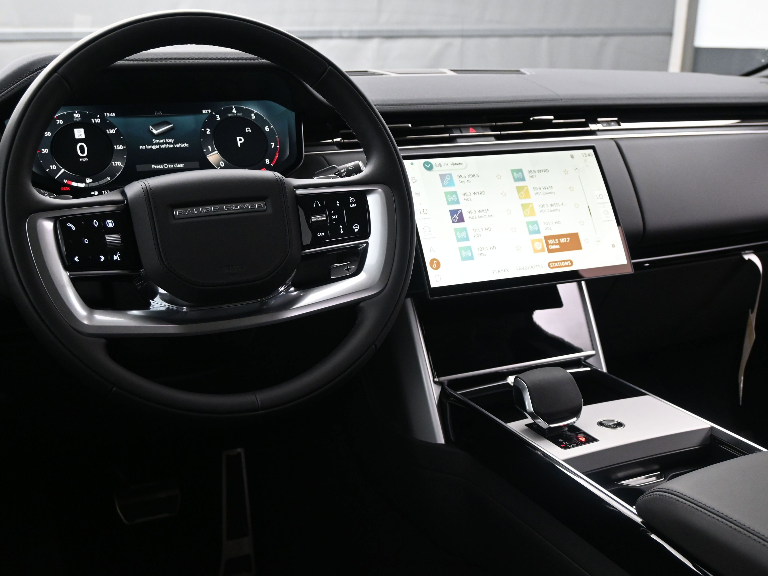 New 2025 Land Rover Range Rover SE image 7