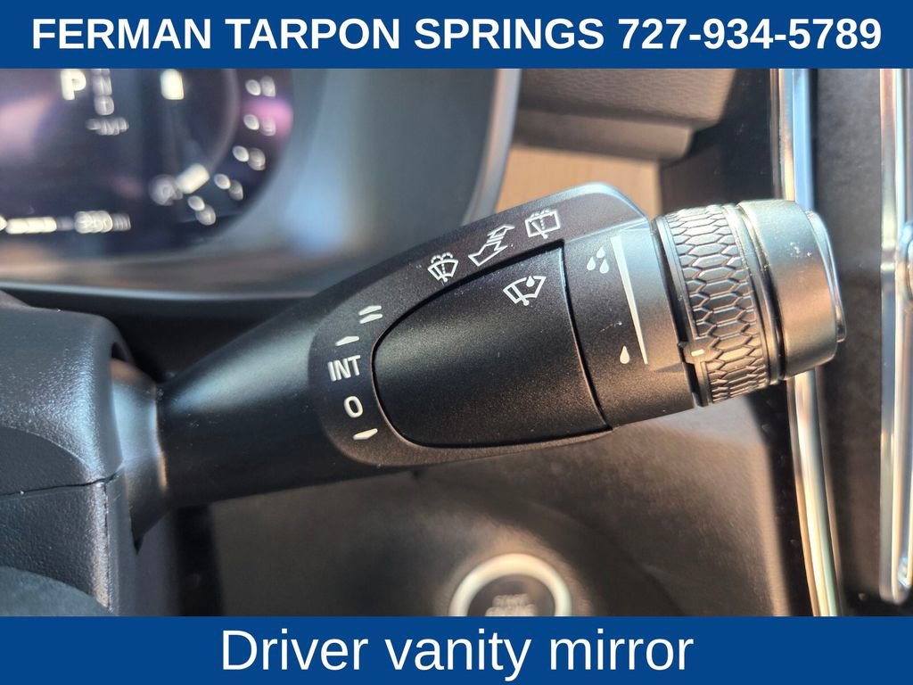 Certified 2025 Volvo XC40 B5 Ultra AWD/4WD image 32