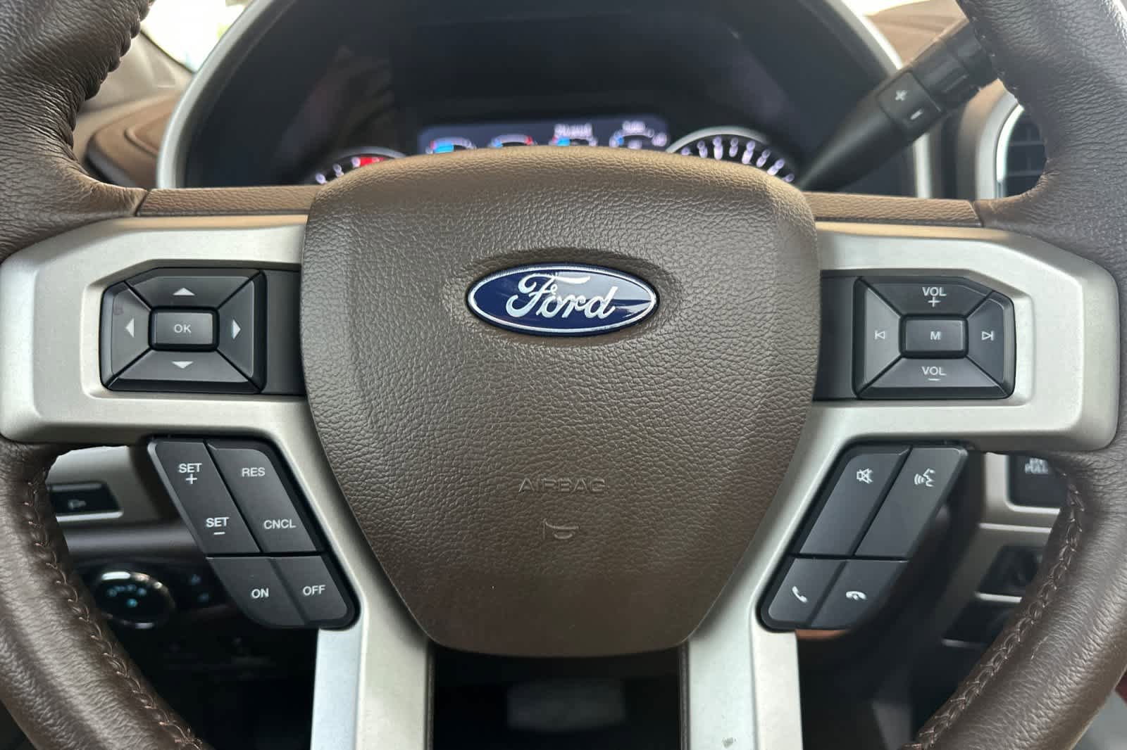 Certified 2022 Ford F350 King Ranch w/ King Ranch Ultimate Package AWD/4WD image 23