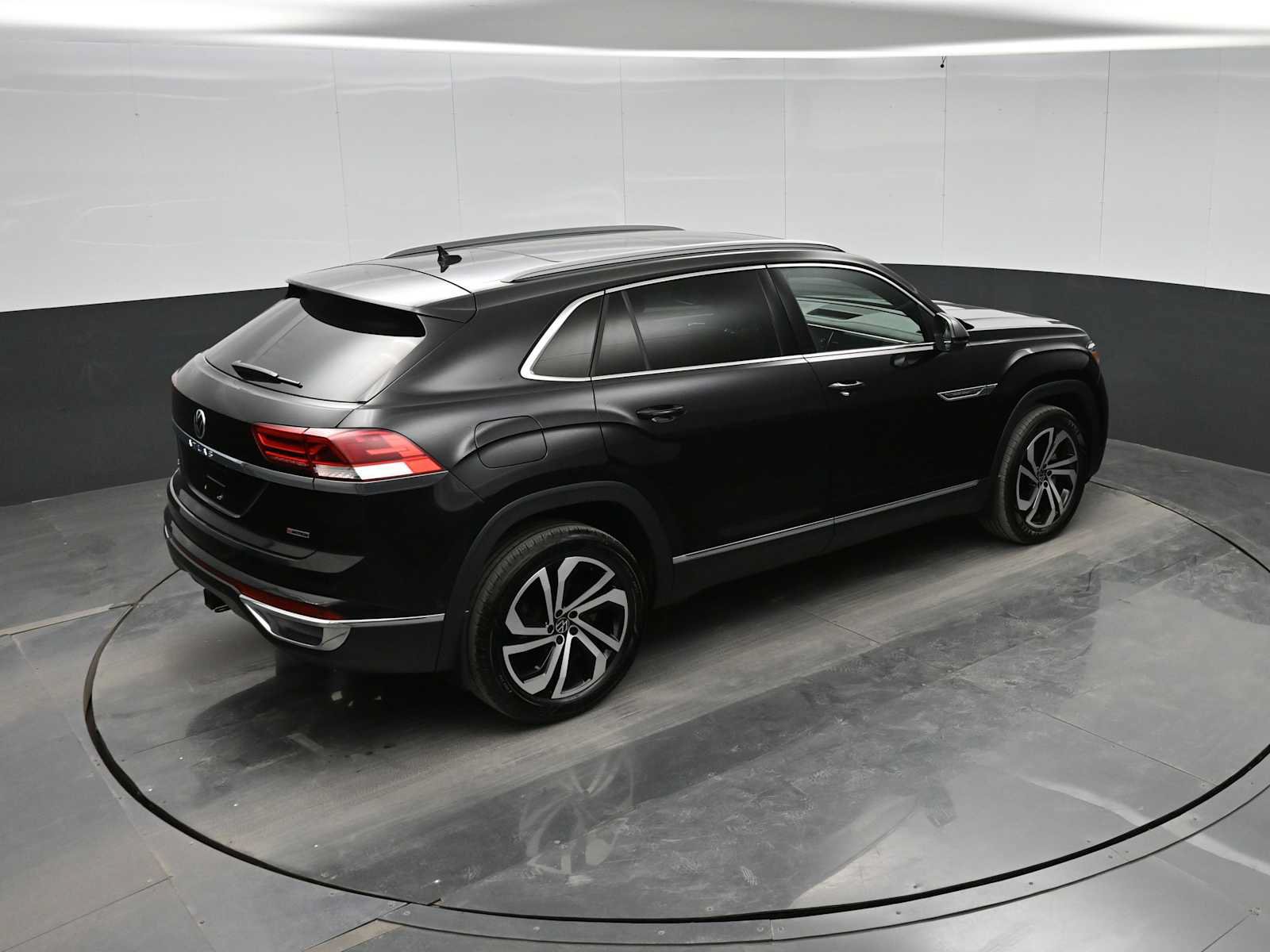 Used 2021 Volkswagen Atlas Cross Sport SEL Premium AWD/4WD image 30