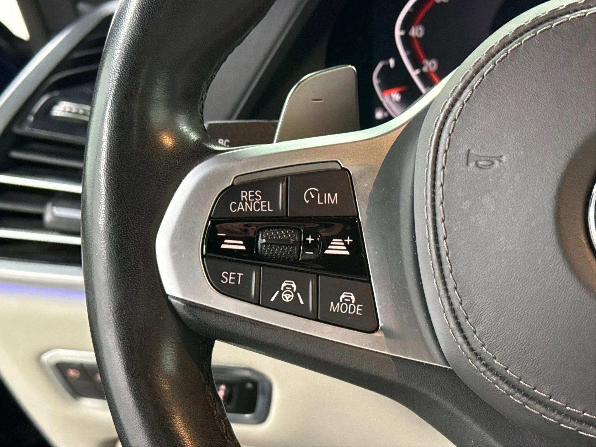 Used 2019 BMW X5 xDrive40i w/ M Sport Package image 33