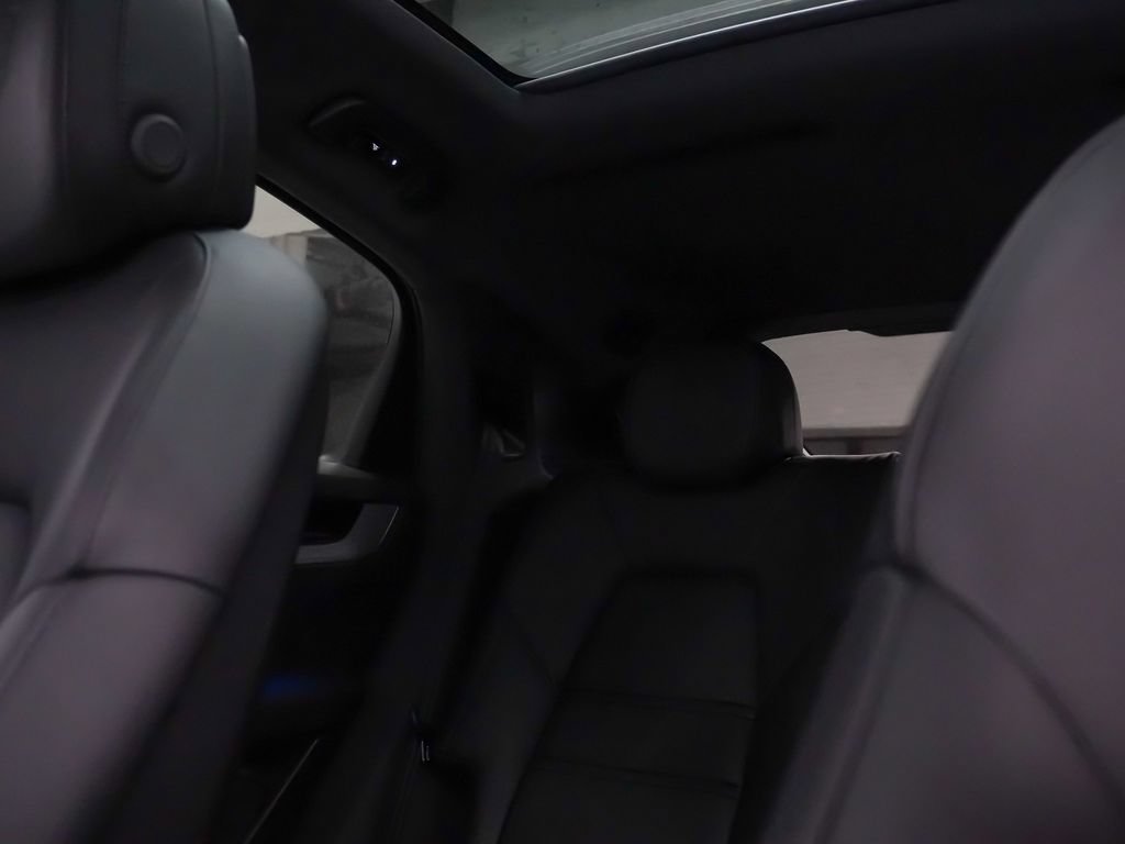 Certified 2026 Porsche Cayenne Coupe AWD/4WD image 30