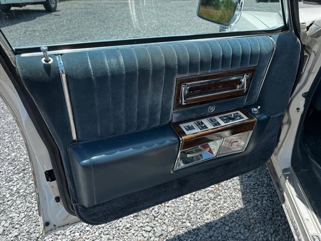 Used 1988 Cadillac Brougham Base image 29