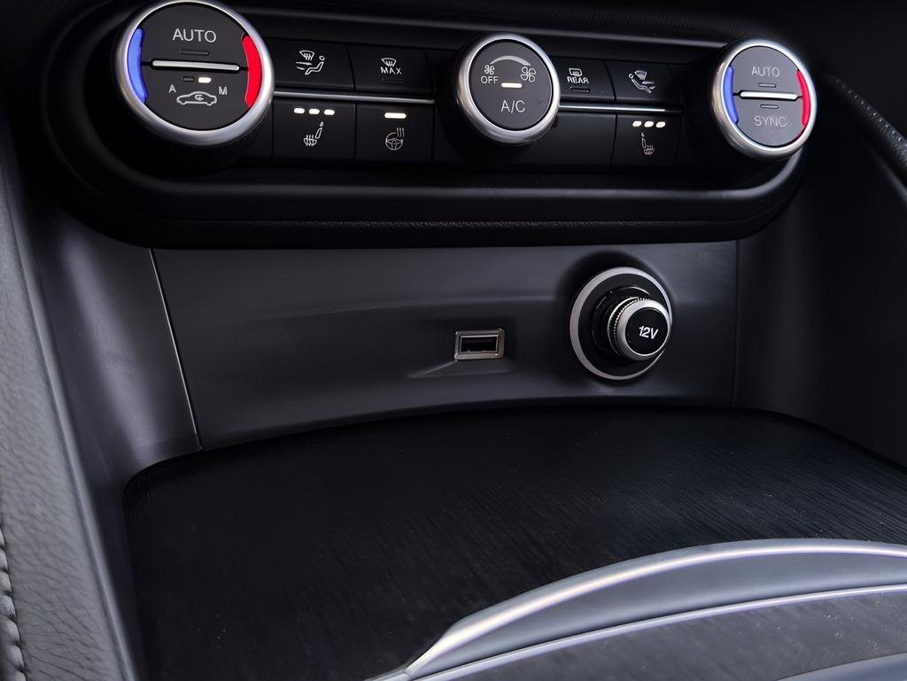 Used 2024 Alfa Romeo Stelvio Sprint image 13