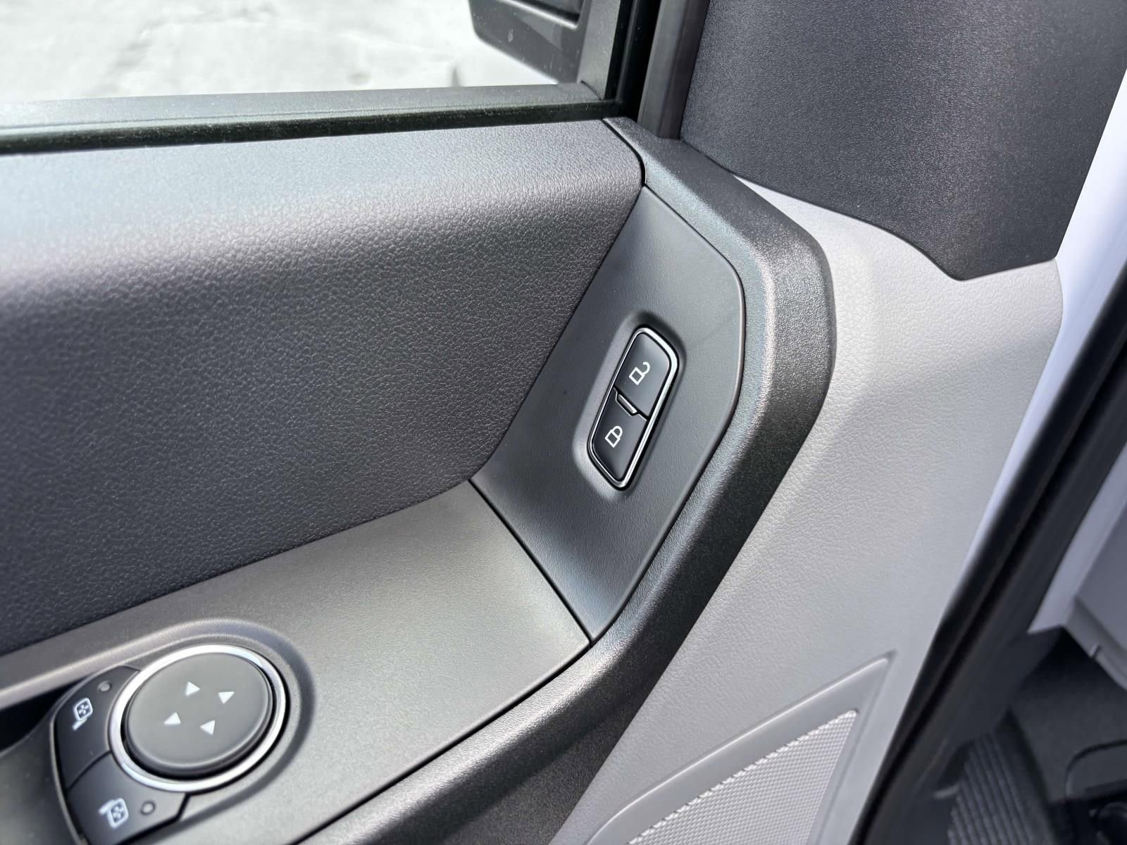 New 2025 Ford F550 4x4 Regular Cab Super Duty image 22