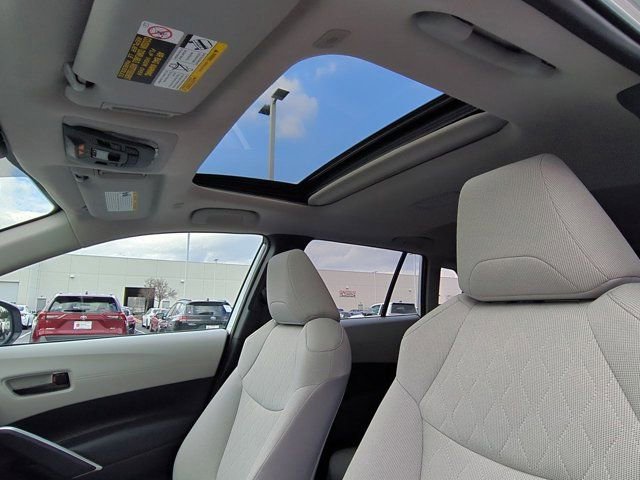 Certified 2023 Toyota Corolla Cross LE w/ Moonroof Package image 10