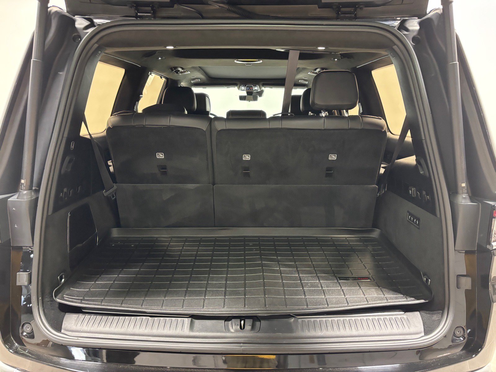 Used 2022 Jeep Grand Wagoneer Series III w/ Rear Seat Video Group 1 AWD/4WD image 44