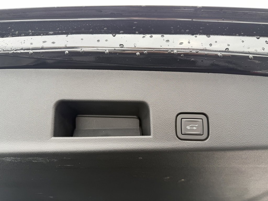 Used 2024 GMC Acadia Denali w/ Super Cruise Package image 23