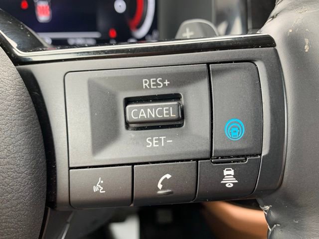 Used 2024 Nissan Pathfinder Platinum w/ Cargo Package image 19