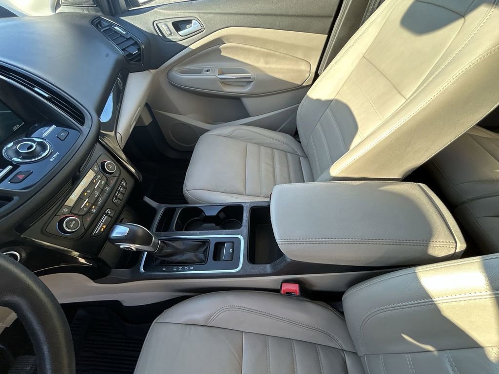 Used 2019 Ford Escape Titanium image 21