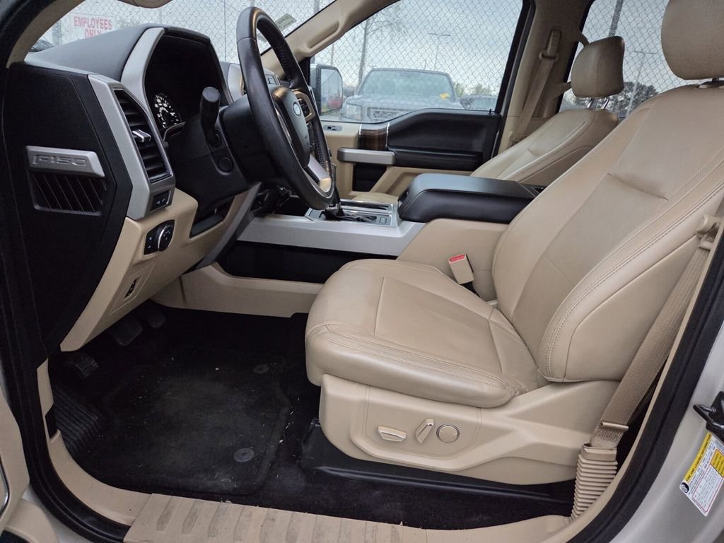 Used 2017 Ford F150 Lariat w/ Equipment Group 502A Luxury image 4
