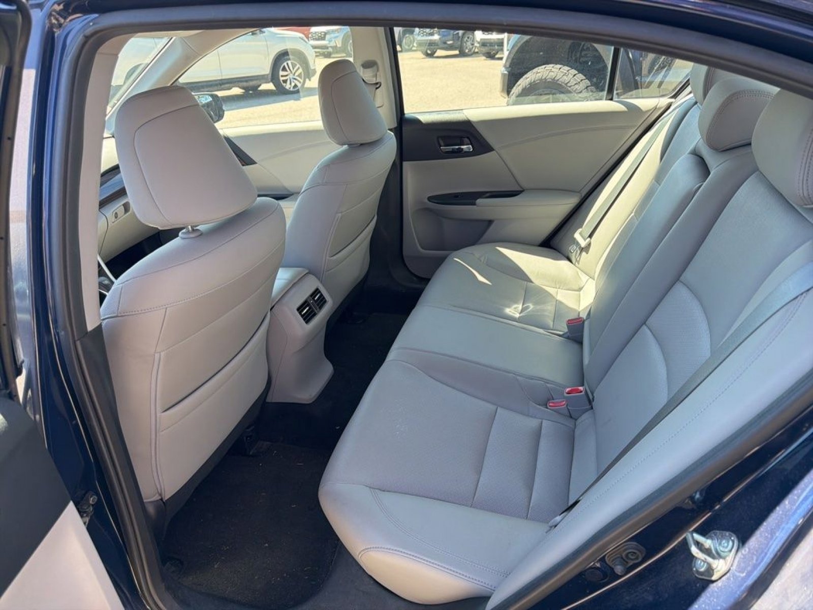 Used 2017 Honda Accord EX-L image 17