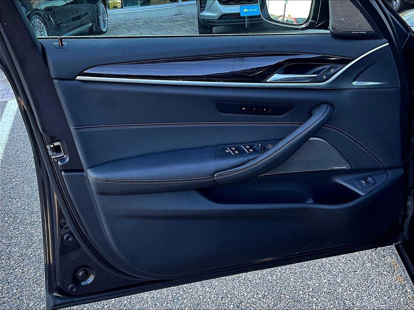 Used 2023 BMW 530i xDrive w/ Premium Package image 9