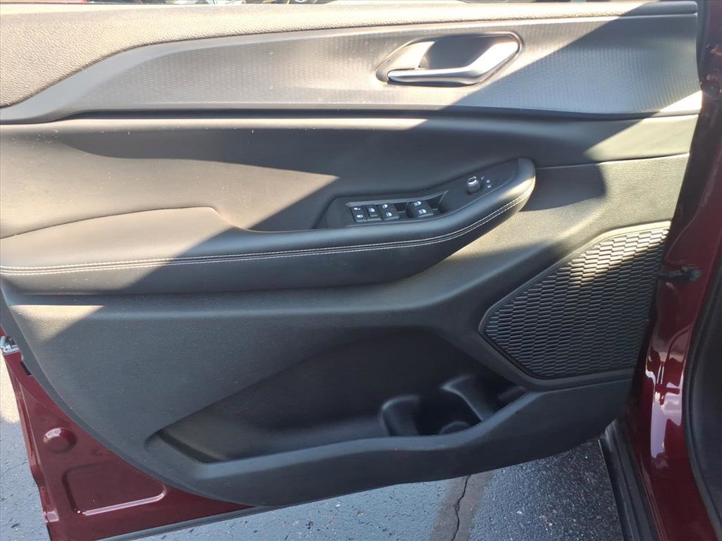 Used 2023 Jeep Grand Cherokee L Altitude image 12