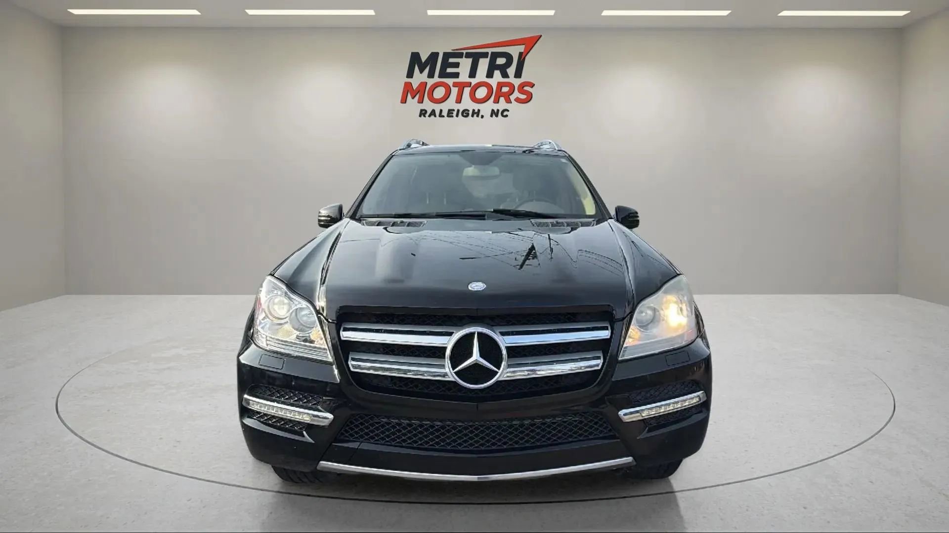 Used 2012 Mercedes-Benz GL 450 GL 450 4MATIC Sport Utility 4D image 2