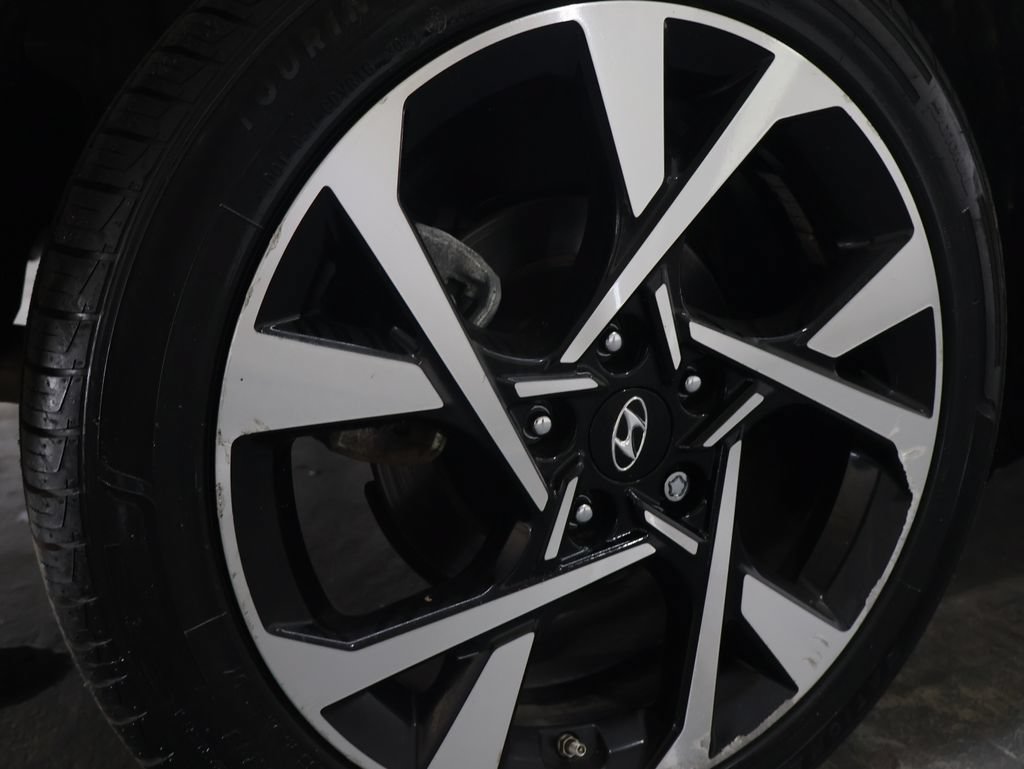 Used 2022 Hyundai Kona Limited FWD image 32