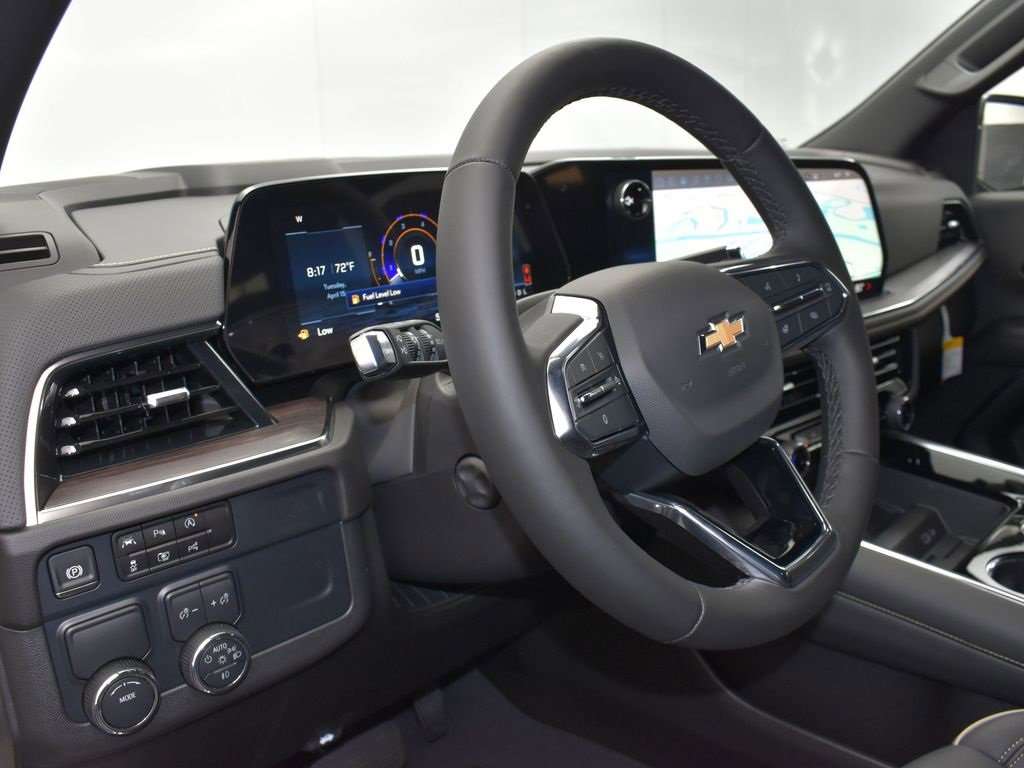New 2025 Chevrolet Suburban Premier image 12