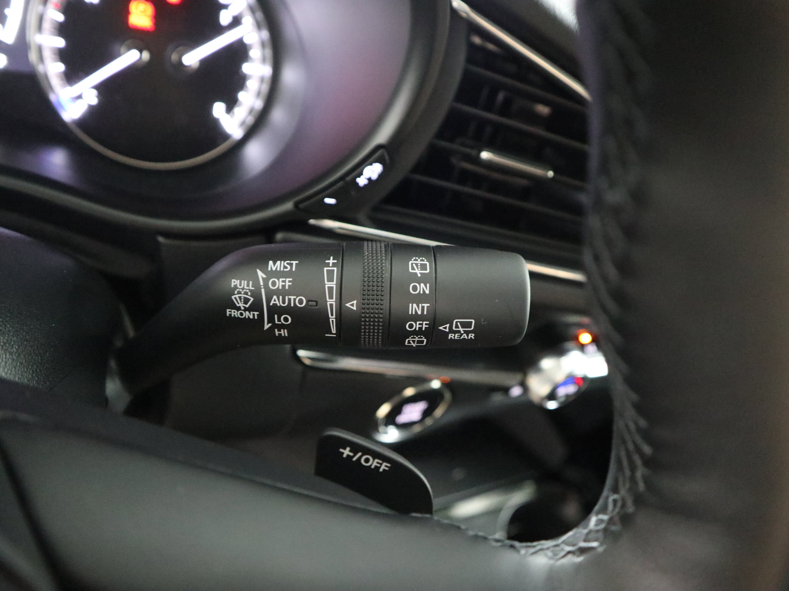 Certified 2025 MAZDA CX-30 2.5 Turbo w/ Premium Package image 27