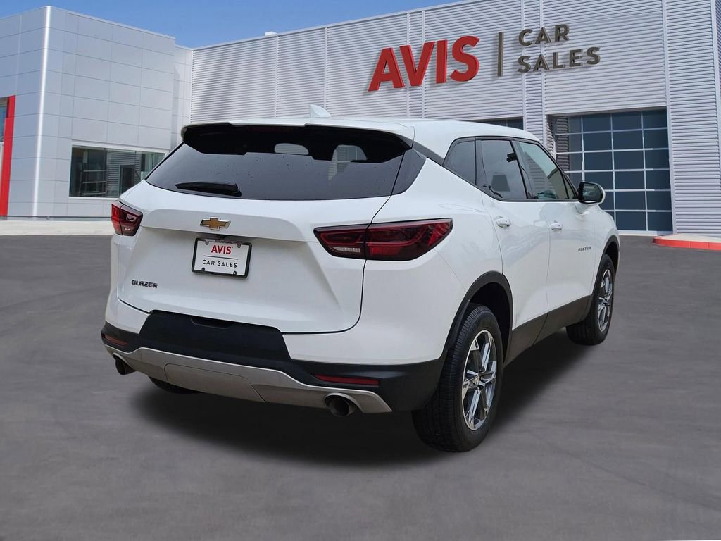 Used 2025 Chevrolet Blazer LT FWD image 6