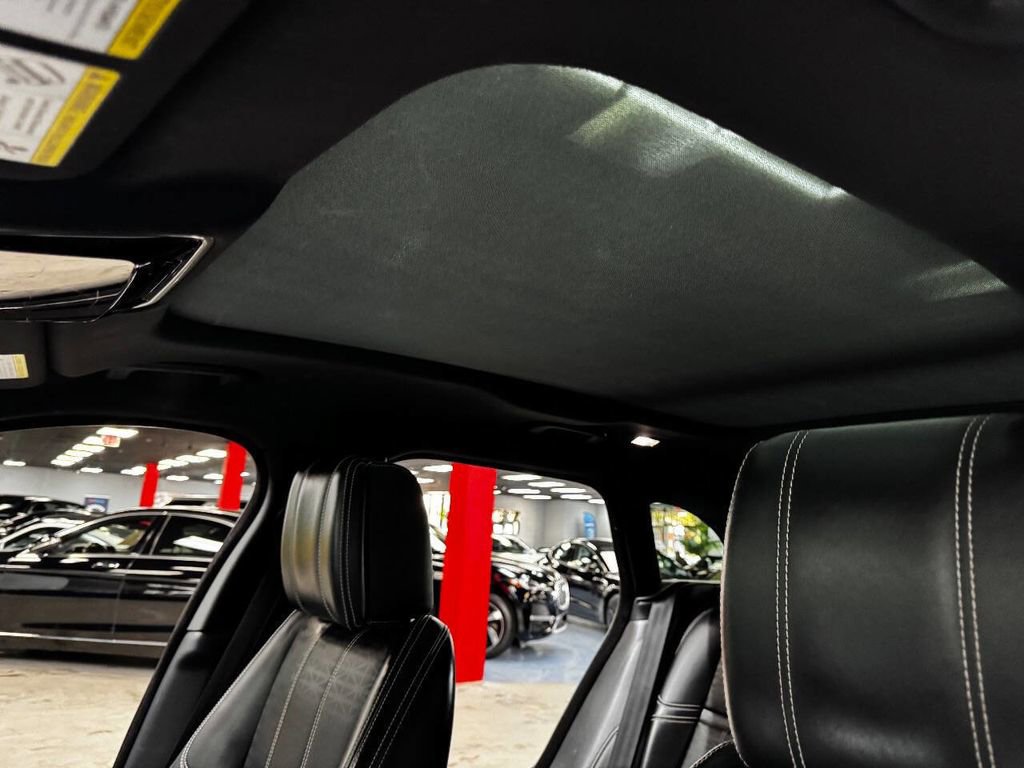 Used 2018 Land Rover Range Rover Velar R-Dynamic HSE image 36