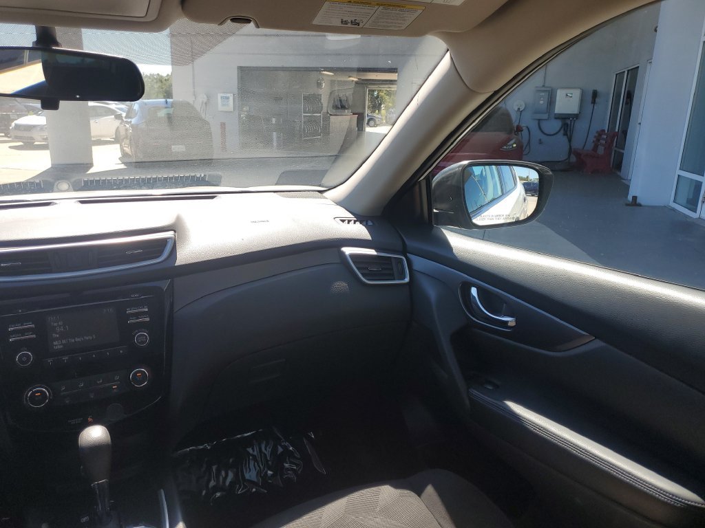 Used 2016 Nissan Rogue S AWD/4WD image 24