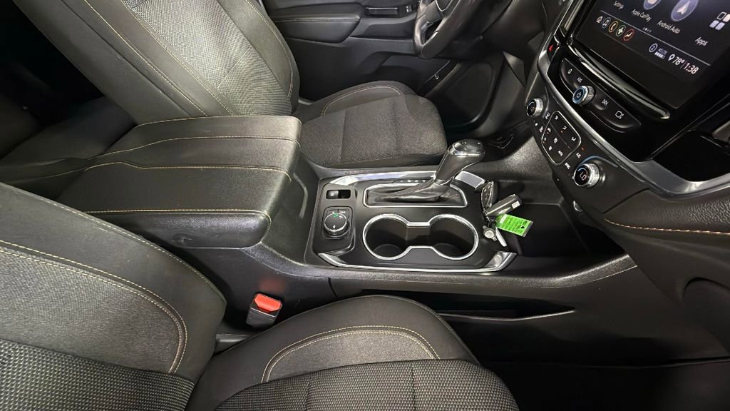 Used 2020 Chevrolet Traverse LT image 32