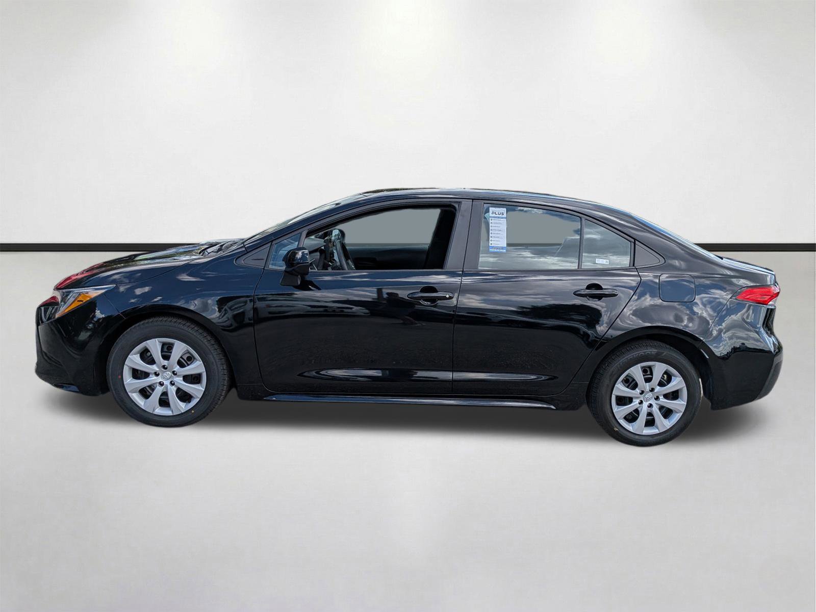 Used 2024 Toyota Corolla LE image 7