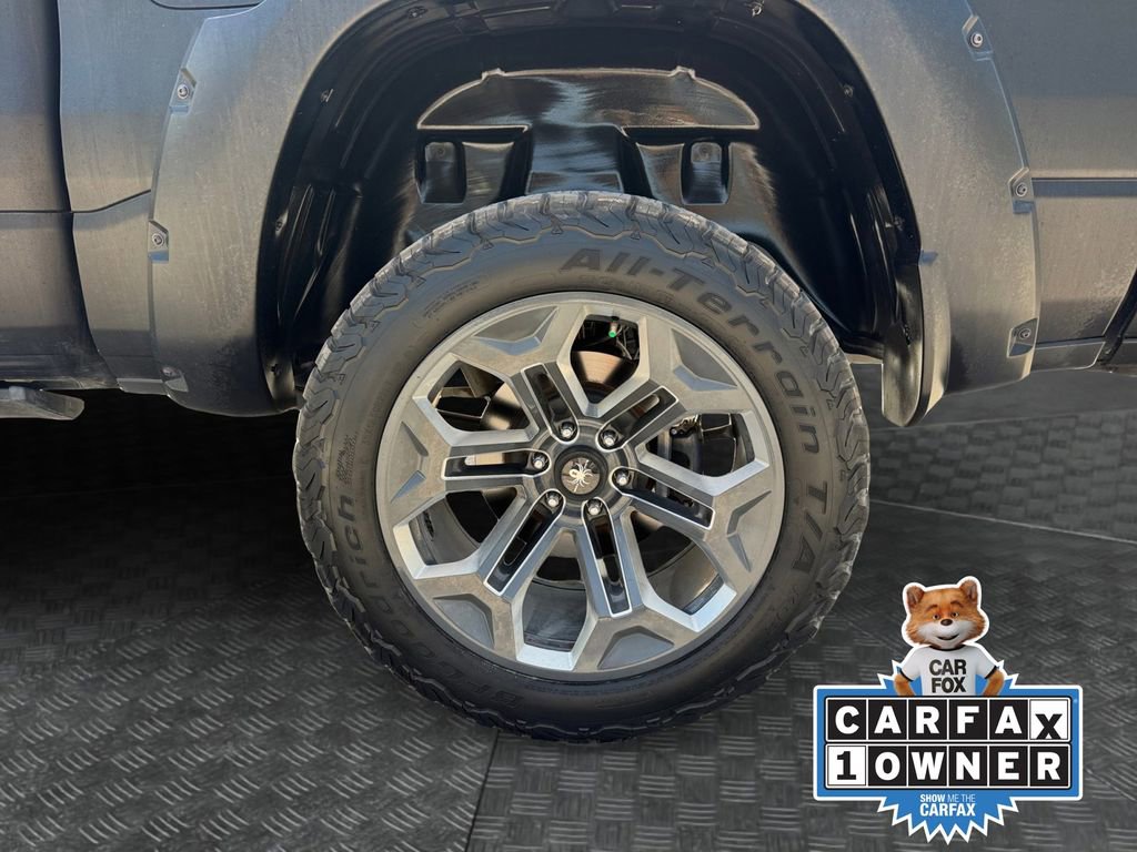 Used 2022 RAM 1500 Laramie AWD/4WD image 17