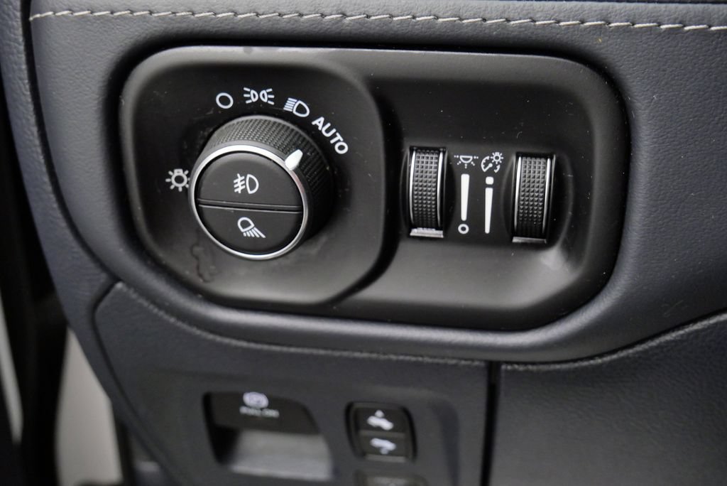 Used 2024 RAM 1500 Limited AWD/4WD image 27