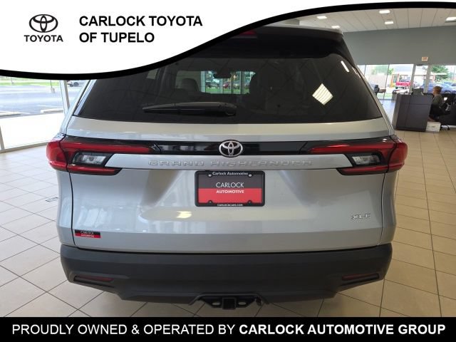 Used 2025 Toyota Grand Highlander FWD image 11