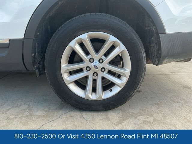 Used 2015 Ford Explorer XLT w/ Equipment Group 202B AWD/4WD image 30