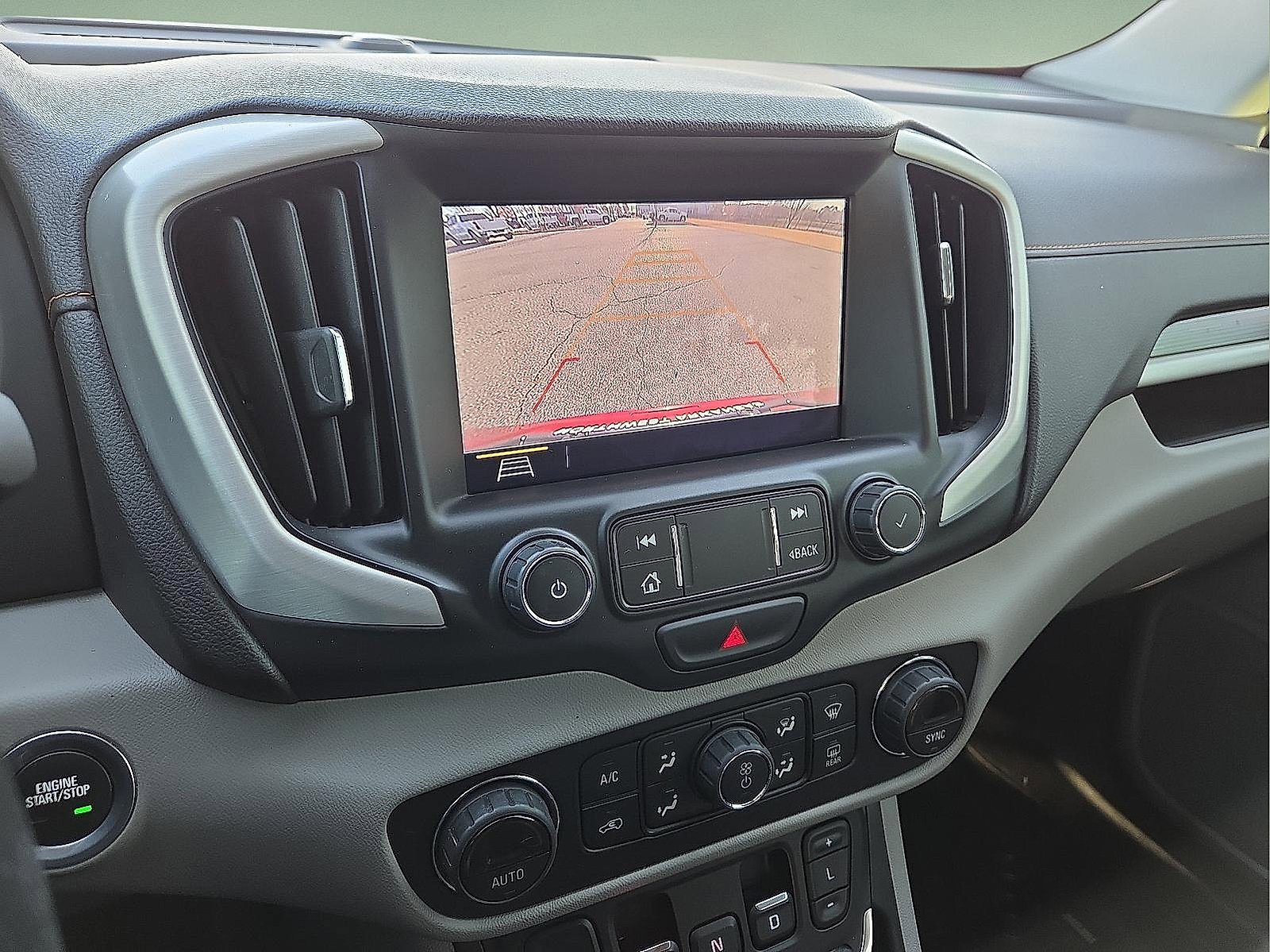 Used 2020 GMC Terrain SLT w/ Preferred Package image 17