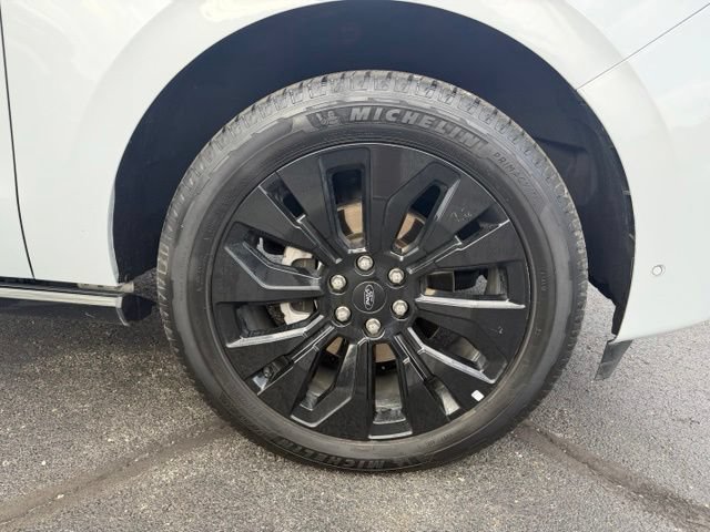Used 2025 Ford Expedition Max Platinum w/ Stealth Appearance Package AWD/4WD image 23